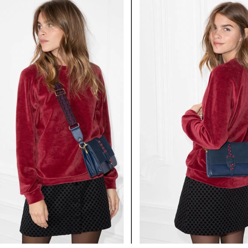 & Other Stories Velour sweater. Size 4